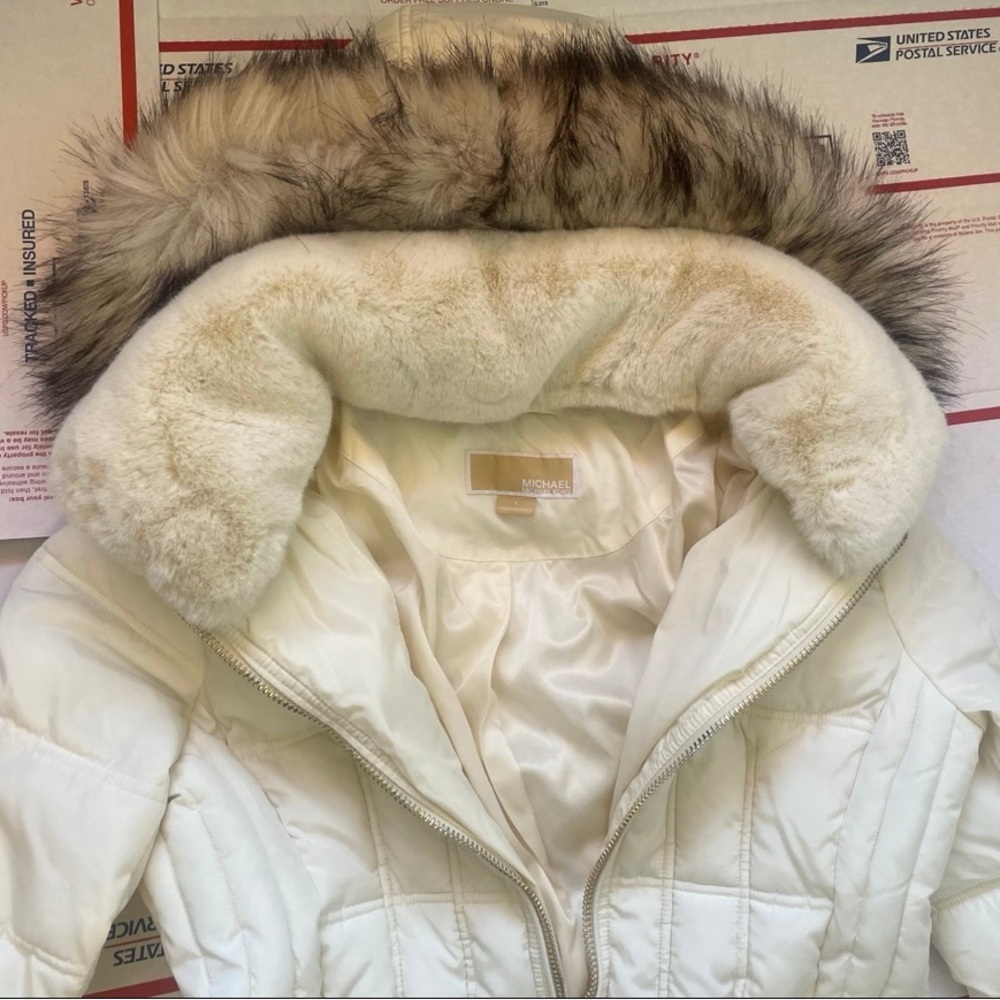 STUNNING 💅❄ Michael Kors Bone White MK Mid-Length Fur Puffer Jacket Coat $360 - Picture 3 of 15